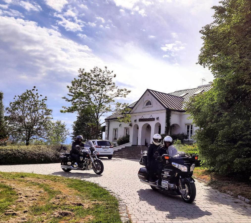 Dwor Na Wichrowym Wzgorzu Bed and Breakfast Przybysławice Εξωτερικό φωτογραφία