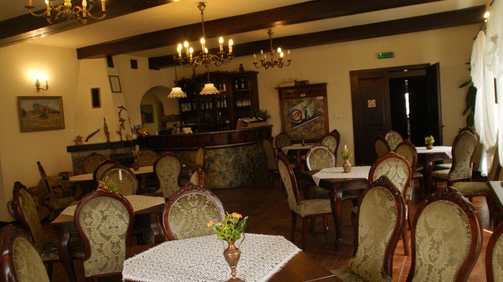 Dwor Na Wichrowym Wzgorzu Bed and Breakfast Przybysławice Εξωτερικό φωτογραφία