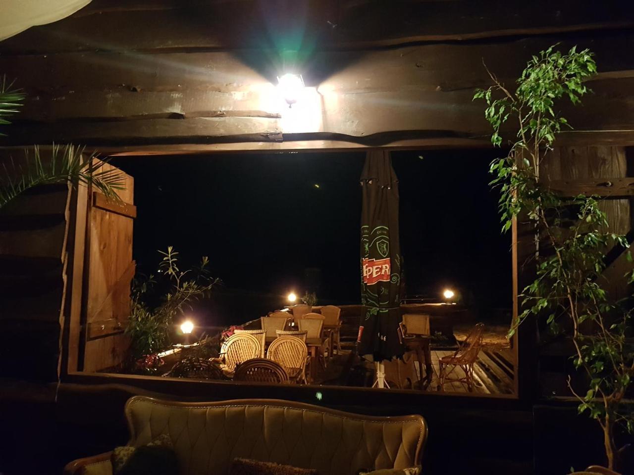 Dwor Na Wichrowym Wzgorzu Bed and Breakfast Przybysławice Εξωτερικό φωτογραφία