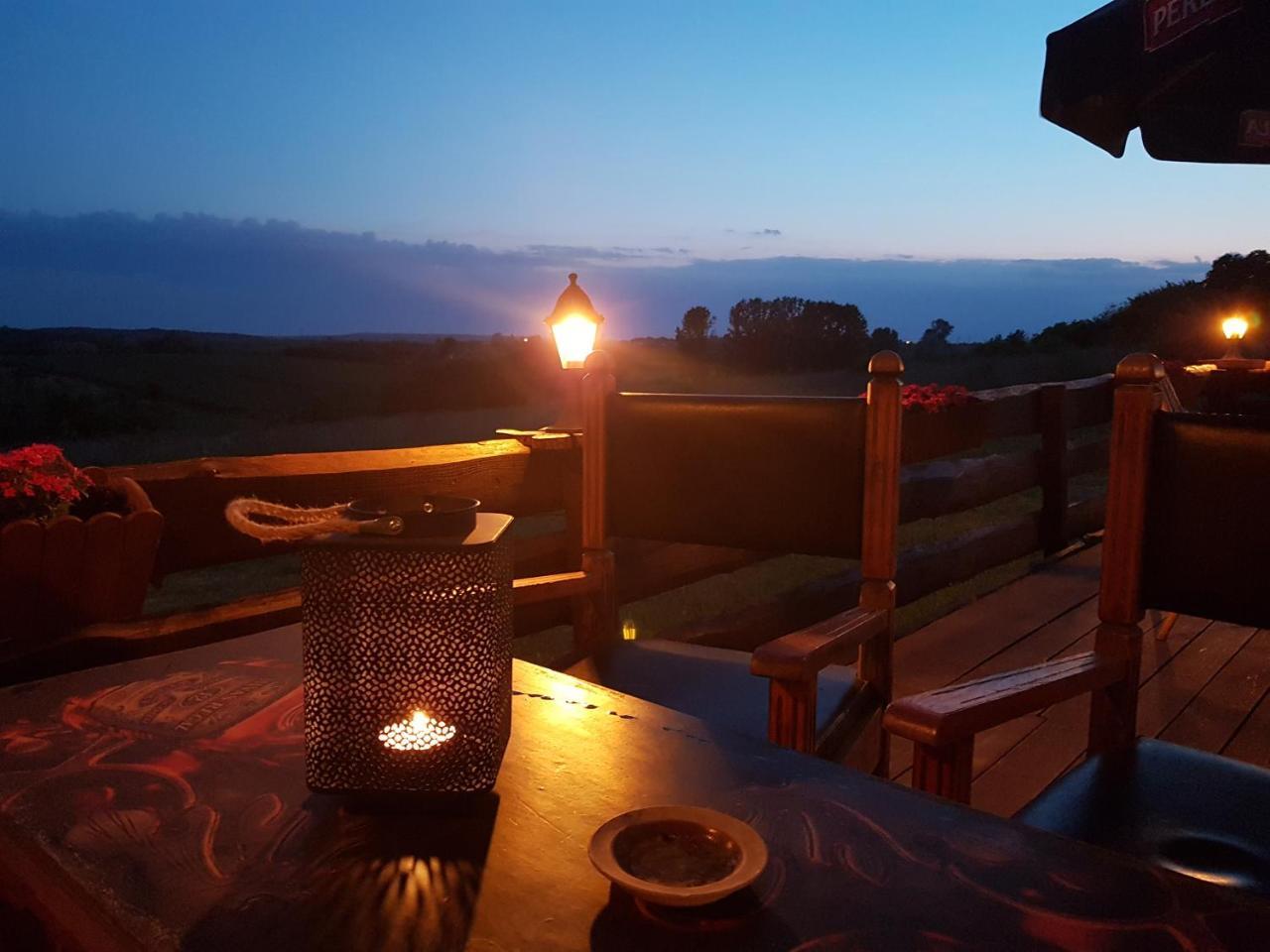 Dwor Na Wichrowym Wzgorzu Bed and Breakfast Przybysławice Εξωτερικό φωτογραφία